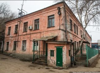 Kulkas Bawah Tanah Raksasa di Samara, Russia Bangunan ini menyembunyikan fasilitas raksasa dibawahnya.