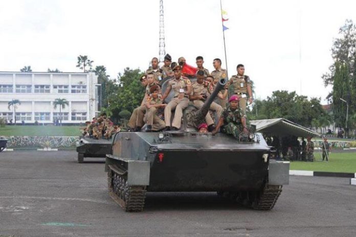 Kunjungan Praja IPDN ke Pasmar 1 Marinir.