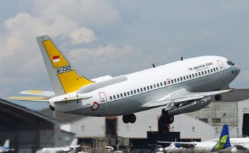 Boeing 737 Surveillance (Airliners.net).