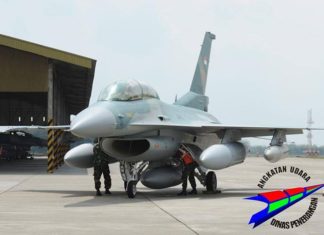 Penampakan Bagage Pod di F-16D TNI-AU Bagage pod pada F-16D TNI-AU