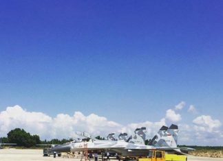 Sukhoi Su-27SKM TS-2703 di Tarakan Sukhoi Su-27SKM TS-2703