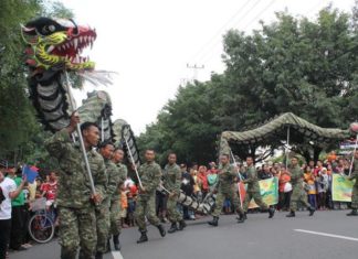 Barongsai Yonif 413 Kostrad Atraksi Barongsai, Yongmodoo dan Reog Yonif 413 Kostrad.