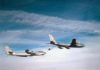KC-135 sedang melakukan pengisian ulang bahan bakar ke bomber B-47