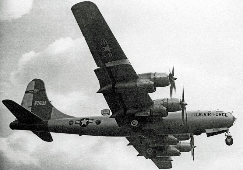 Pesawat Khusus WC-130J, Hercules Pemburu Badai