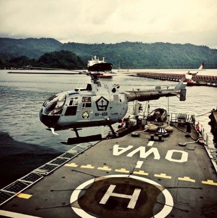 Helikopter NBO-108 lepas landas dari geladak KRI OWA.