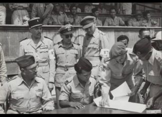 Kisah Slamet Riyadi, Pahlawan Nasional dari Solo Penandatanganan penyerahan kota Solo dan Pacitan dari Belanda ke pasukan Republik di Stadion Solo 12 November 1949. Belanda diwakili oleh Kolonel van Ohl dan Republik Indonesia diwakili oleh Letnan Kolonel Slamet Rijadi. Tampak Mayor Jendral Mollinger dibelakang keduanya. Letkol Slamet Rijadi sebelumnya memimpin Serangan Umum Surakarta melawan pasukan Kol. van Ohl, 7-10 Agustus 1949.