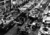 Foto Pabrik Pembuat Tank Sekutu di Perang Dunia II wwii-allied-tank-manufacturing-factories-20