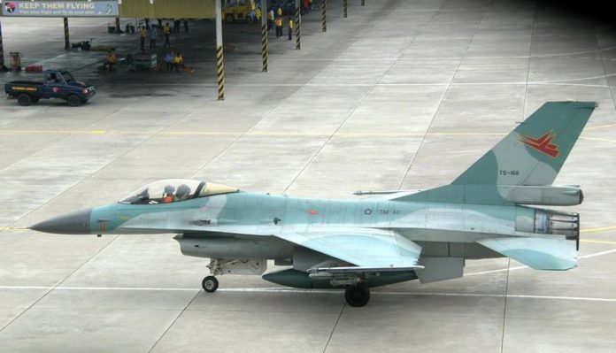 F-16 TNI-AU - www.hobbymiliter.com