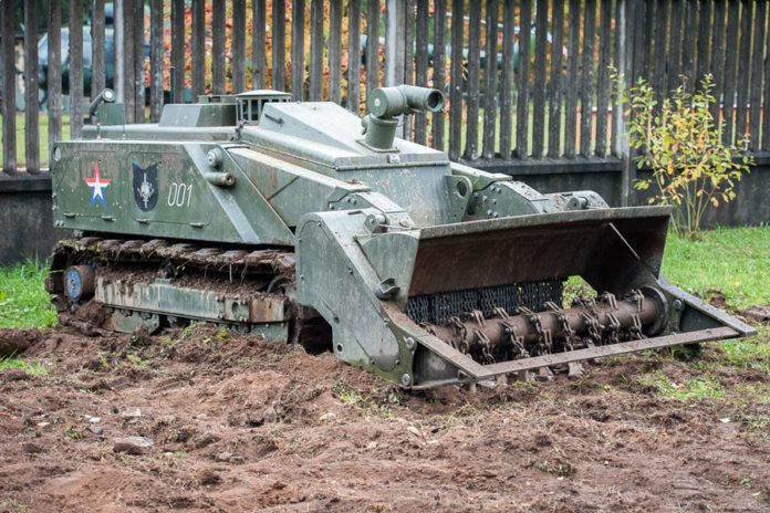 1-robot-tempur-bergabung-dengan-militer-rusia-2016