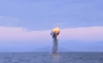 12-korea-utara-luncurkan-rekaman-ujicoba-misil-kapal-selam