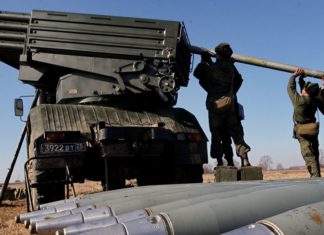 Rusia Terima Sistem Peluncur Roket Tornado-S Termutakhir 35-rusia-terima-sistem-peluncur-roket-tornado-s