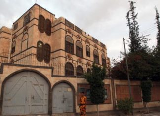 Iran Tuduh Arab Saudi Bom Kedutaannya Di Yaman 8-iran-tuduh-arab-saudi-bom-kedutaannya