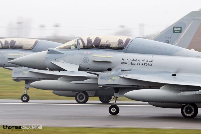 22-arab-saudi-luncurkan-pasukan-darat-dan-jet-tempur-dari-turki