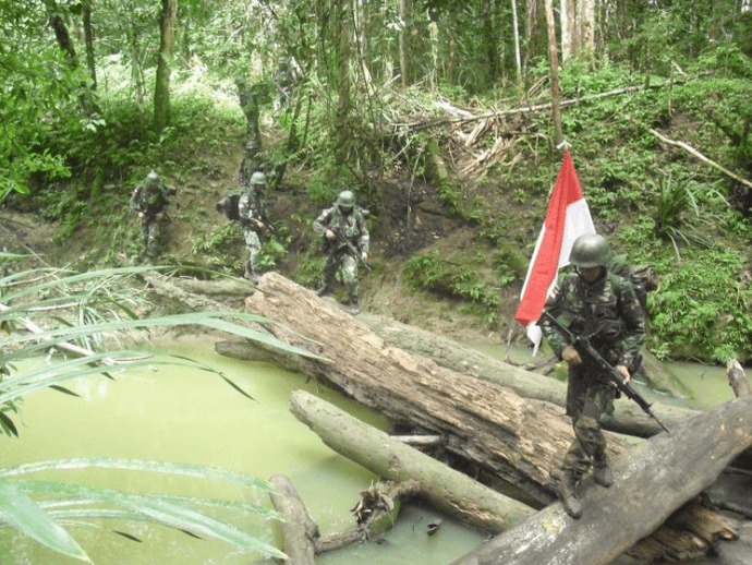 Galeri Foto Patroli TNI di Perbatasan Papua