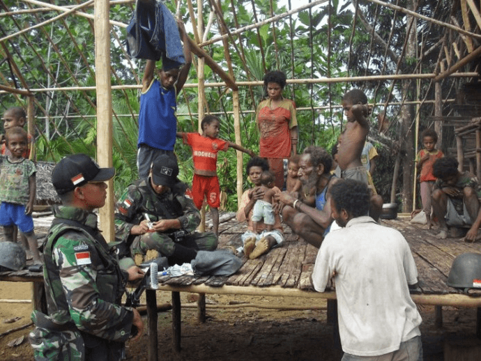 Patroli TNI di Perbatasan Papua 6