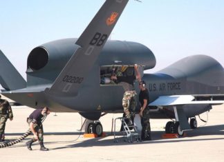 Drone Global Hawk di Pangkalan Udara Edward, California. Sumber: Wikipedia