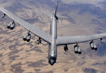 Pesawat Tua Jagoan Milik Amerika Yang Masih Beroperasi B-52 : Pesawat Tua USAF yang masih beroperasi