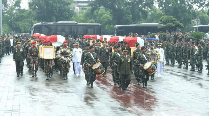 Foto-Foto Prosesi Pemakaman Prajurit TNI yang Gugur di Poso