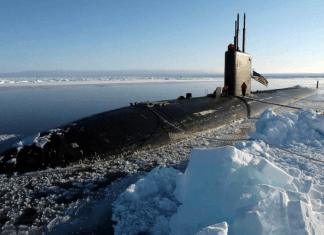 Video Kapal Selam Amerika Terobos Samudra Artic