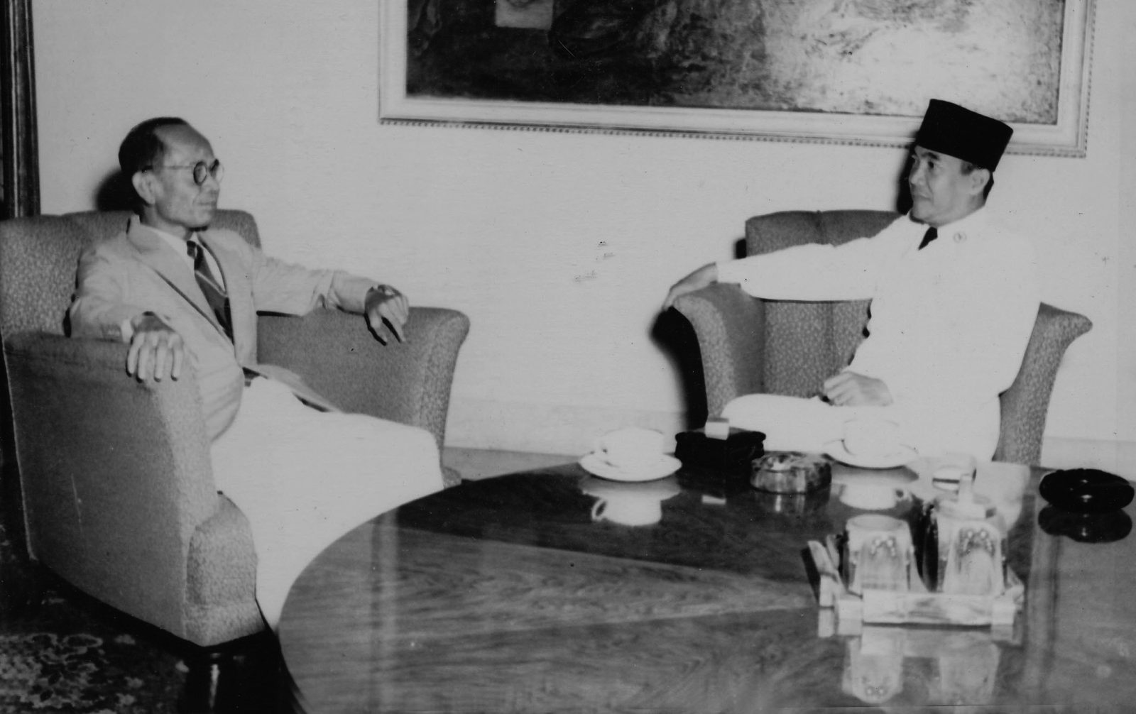 Presiden Soekarno, penandatangan Dekrit Presiden 5 Juli 1959