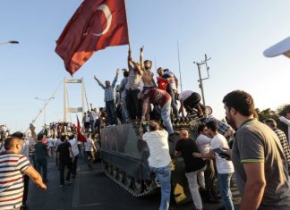 Kudeta Turki: Erdogan Tangkap Kepala Penasehatnya Sendiri 12-erdogan-tangkap-kepala-penasehat-militer-turki