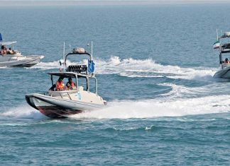 Hampir Kontak Senjata, Kapal Perusak US Navy Dihadang Perahu Garda Militer Iran 47-kapal-perusak-us-navy-diganggu-iran