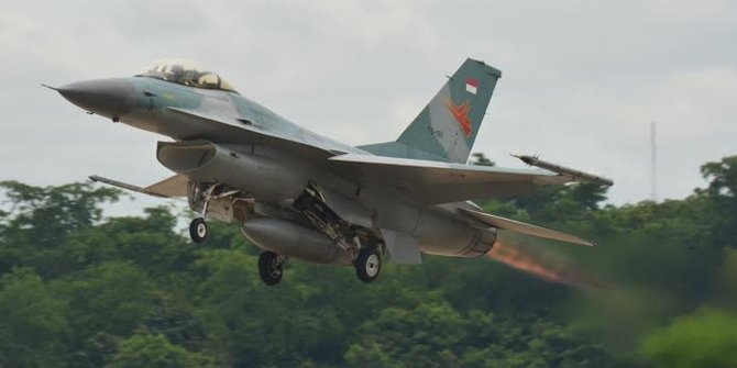 F16 TNI AU Angkasa Yudha 2016