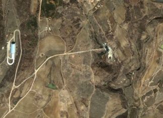 Kim Jong-un Puji Kesuksesan Ujicoba Mesin Roket Satelit Korut 6-kim-jong-un-puji-kesuksesan-peluncuran-roket-satelit-korut