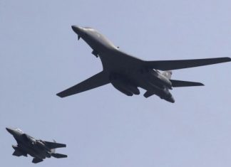 Gertak Korut, AS Pamerkan Pesawat Pengebom B-1B Di Perbatasan Korsel 80-as-pamerkan-pesawat-pengebom-b-1b-di-perbatasan-korea