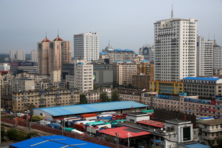 Kawasan industri kota Dandong, Liaoning, Tiongkok, yang berbatasan langsung dengan Korut. Sumber: Reuters
