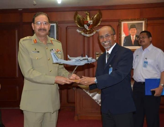 Pangab Pakistan Simbolis Miniatur Pesawat Pangab Pakistan Simbolis Miniatur Pesawat