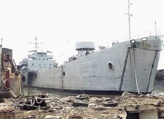 Akhir Pengabdian Kapal Angkut Tank Era Perang Dunia 2 Milik TNI AL Kapal Angkut Tank akan di Scrap