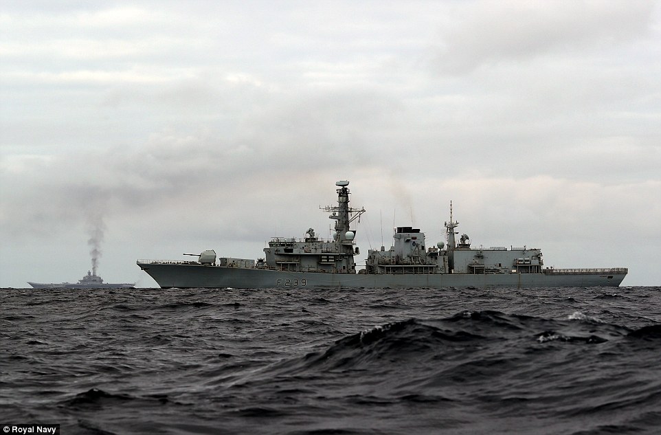 80-kapal-royal-navy-kawal-kapal-tempur-satgas-rusia-1