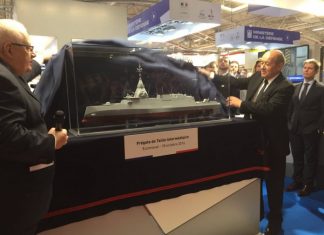 Perancis Tampilkan Model Desain Frgate Multi-peran FTI Di Euronaval 2016 Menhan Perancis tampilkan konsep frigate FTI