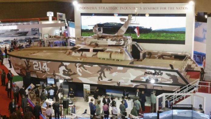 Mock Up Tank Boat pada Indo Defence 2016 Mock Up Tank Boat pada Indo Defence 2016