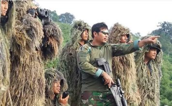 Instruktur Penembak Runduk Paskhas dengan Senjata Sniper AX308