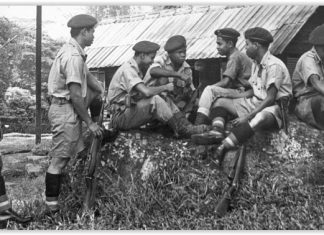 Operasi Militer Malaysia Pertama: Malayan Emergency Militer Malaysia dengan LE Jungle Carbine