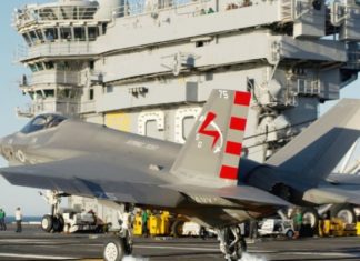 Donald Trump Tandingkan F/A-18 Dengan F-35 Donald Trump Tandingkan F/A-18 Dengan F-35