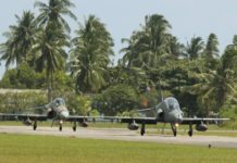 Ketika Hawk 209 TNI AU Digunakan Melawan GAM Hawk 109 dan Hawk 209 TNI AU. Kredit Foto: Ipenk666/Ifan Triyanto.