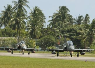 Ketika Hawk 209 TNI AU Digunakan Melawan GAM Hawk 109 dan Hawk 209 TNI AU. Kredit Foto: Ipenk666/Ifan Triyanto.