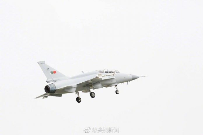 Varian Jet Tempur JF17B Kursi Ganda Laksanakan Penerbangan Perdana