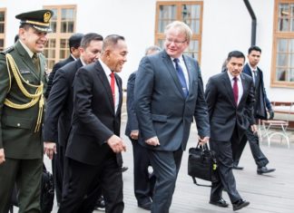 Menhan RI Kunjungi Swedia Menhan RI Kunjungi Swedia