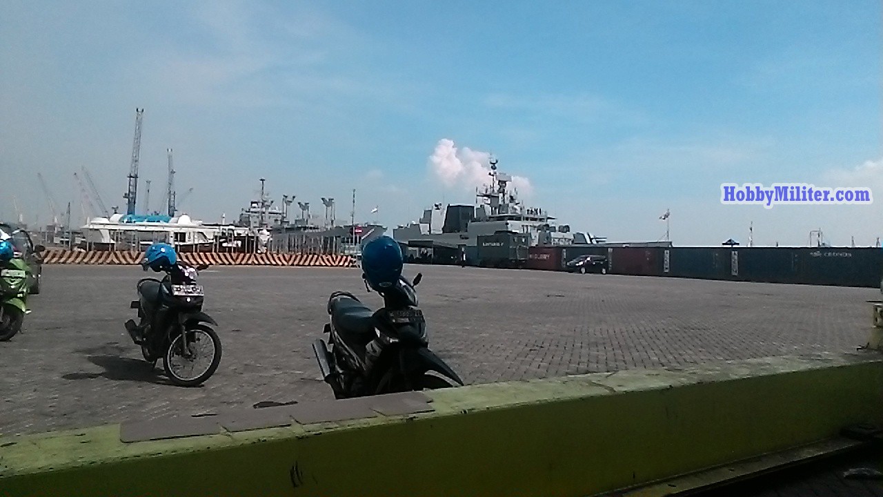 Foto Kunjungan Kapal Perang India Ke Surabaya.