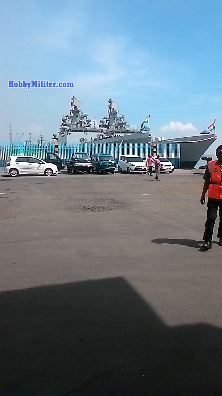 Foto Kunjungan Kapal Perang India Ke Surabaya