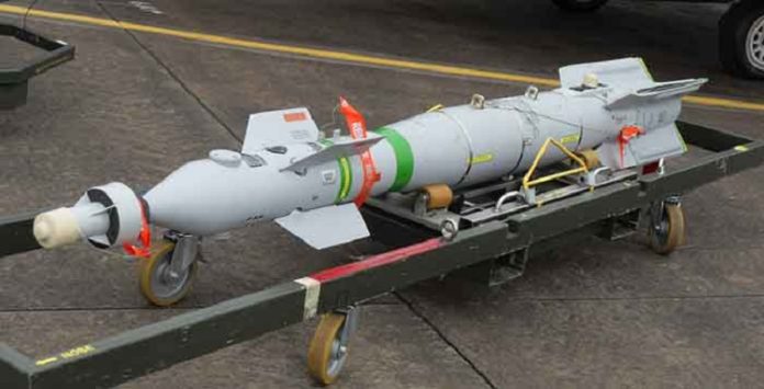 Bom Sukhoi Su-30MKM Malaysia