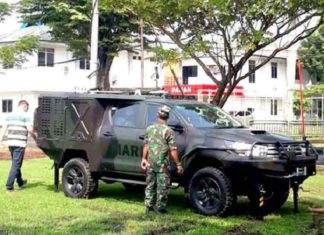 Digital Direction Finder 550, Transmiter Pelacak milik Korps Marinir digital-cover