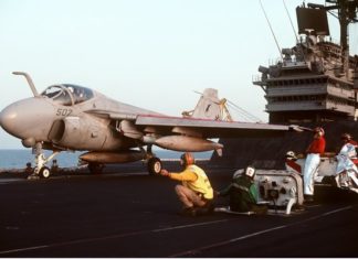 Grumman A6 Intruder Sang Penyusup Yang Tak Tergantikan