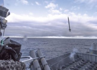 Rudal Sea Ceptor Saat Diluncurkan Pada Uji Tembak Dari HMS Argyll