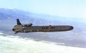 Rudal AGM86B ALCM, platform rudal yang mampu bawa sistem senjata CHAMP.