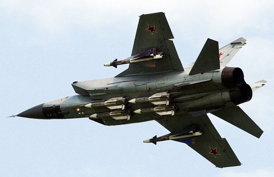 MiG-31 Foxhound didesain sebagai long range Interceptor